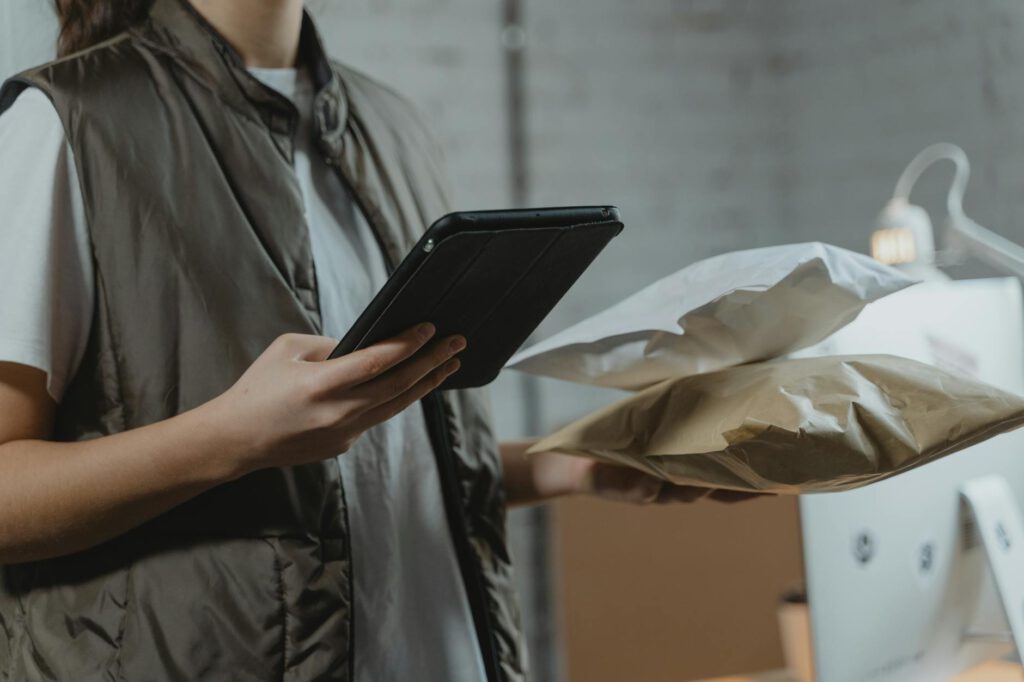 Illustration for AI Tools to Write Product Descriptions for E-commerce Stores