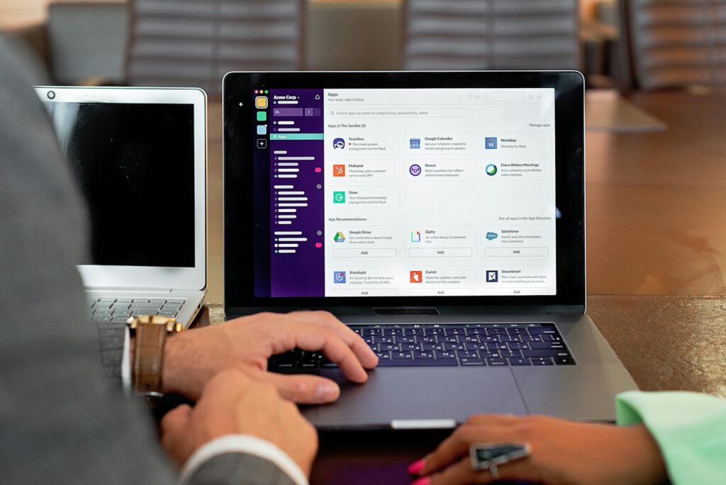 Illustration for How to Add Live Chat Without Slowing Down Your Site