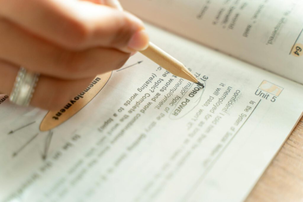 Illustration for Renting Out Your Textbook Highlights as Study Guides